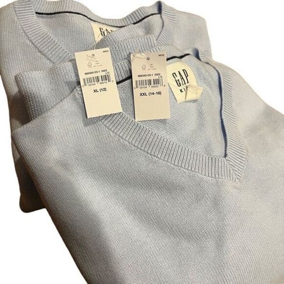 GAP Factory Light Blue Uniform V-Neck Sweater Boy’s XL(12) - Picture 3 of 3